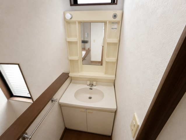 千代田町の独立洗面台|（写真は家具を削除したイメージ画像）