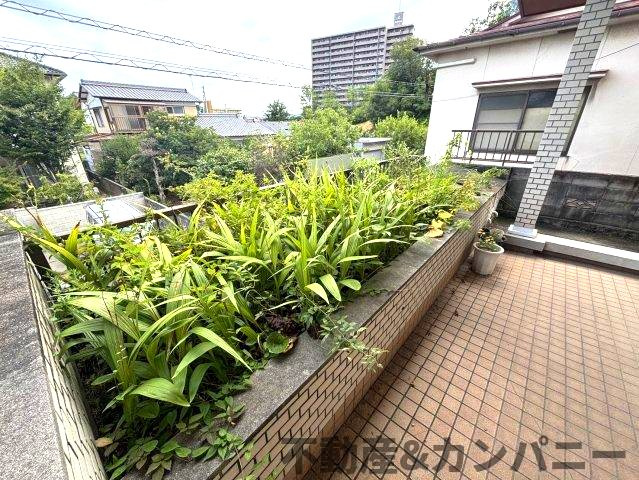 松山市衣山5丁目の中古戸建の庭|お庭で自由な時間を過ごせます