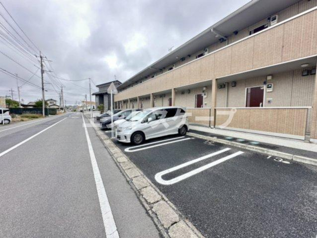 ローズハイツの駐車場|高崎、前橋のお部屋探しはエンドスケープまで！お客様の理想お聞かせ下さい♪