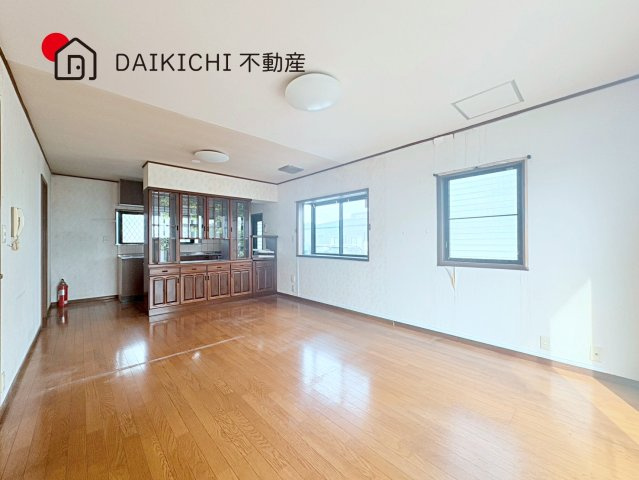 【居間・リビング】 | 羽生市大字下新田　中古戸建