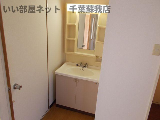 ラ・メールⅡの洗面所|脱衣スペースもあります