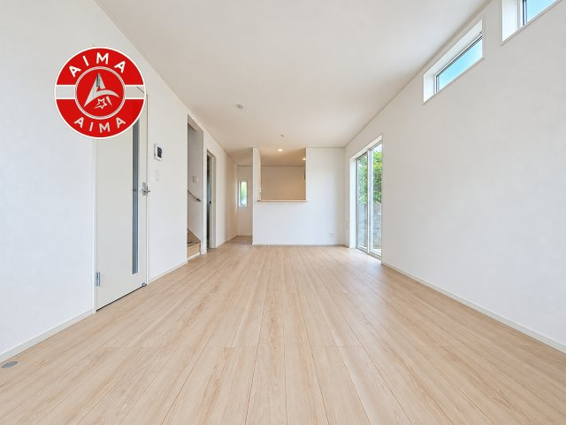 福岡市南区屋形原3丁目第10-3棟（2号棟）の居間・リビング|多くの時間を過すことになるリビングだからこそ、いつも穏やかな空間・解放感が味わえ毎日が充実します。