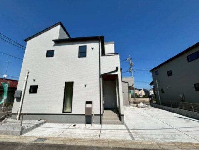 あきる野市上代継　分譲住宅　5号棟の前面道路含む現地写真