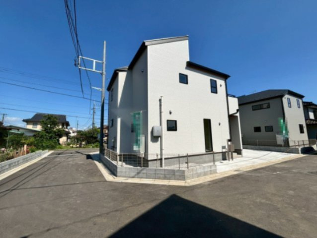 あきる野市上代継　分譲住宅　5号棟の前面道路含む現地写真