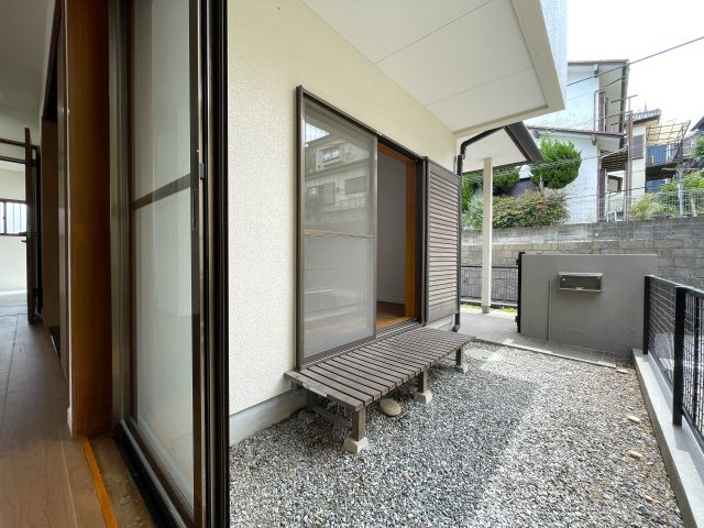 旨みと渋みのマリアージュ。縁側が良い味出してます！！THEユトリの取れる平成から令和を駆け抜けた、コレ、イイじゃん！！な、『緑区上山３丁目』リフォーム戸建の庭|お庭です