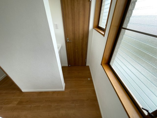 旨みと渋みのマリアージュ。縁側が良い味出してます！！THEユトリの取れる平成から令和を駆け抜けた、コレ、イイじゃん！！な、『緑区上山３丁目』リフォーム戸建の内装|明るい色調の室内です