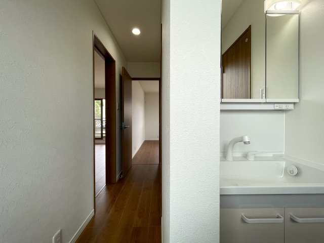 旨みと渋みのマリアージュ。縁側が良い味出してます！！THEユトリの取れる平成から令和を駆け抜けた、コレ、イイじゃん！！な、『緑区上山３丁目』リフォーム戸建の洗面所