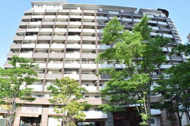 ロイヤルパークス桃坂の外観