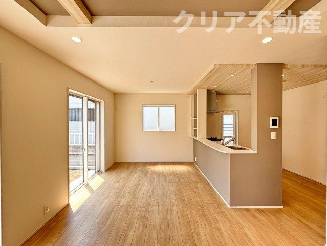 【居間・リビング】 | 8/4値下げ☆前橋市後家町新築　角地・全室南向き！