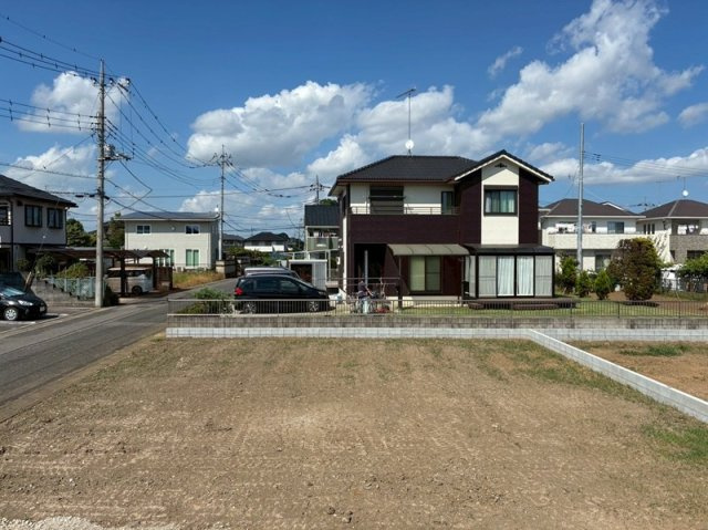 小山市乙女1丁目　新築戸建1の前面道路含む現地写真