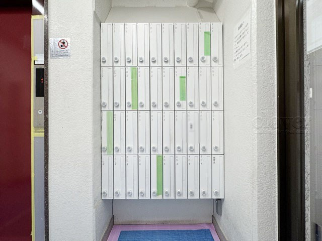 【設備】 | マンション西浅草 | 郵便物を受け入れる住民共用のポスト。「集合ポスト」とも呼びます。ここもまた、マンションの「顔」のひとつです。～即日のご見学可能～　お問合せはお気軽にどうぞ。