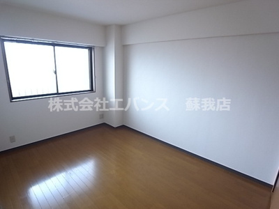 【洋室】 | パークハイツ | 個人の部屋や寝室として使える洋室です