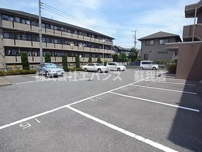【駐車場】 | パークハイツ | 駐車場完備です