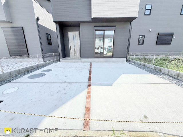 京都市伏見区久我御旅町　新築戸建の駐車場
