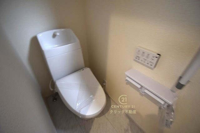 リーブルガーデン  日立市田尻町　6期　2のトイレ|１階と２階、２ヶ所に清潔なトイレ。お掃除しやすいシンプルなデザイン。
毎日使う空間と機能だから、いつまでも清潔なスペースであってほしいのがトイレです。