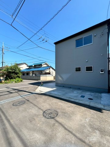 あきる野市上代継　分譲住宅　6号棟の前面道路含む現地写真