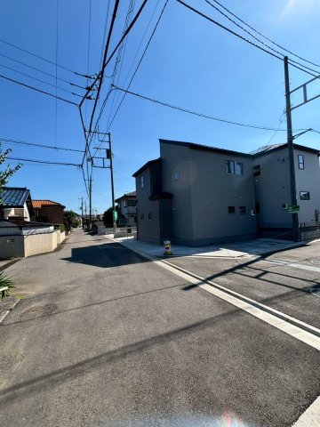あきる野市上代継　分譲住宅　6号棟の前面道路含む現地写真
