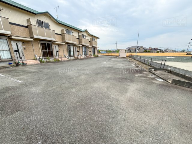 MerveillePlace壱番館の駐車場|駐車スペースもあります♪