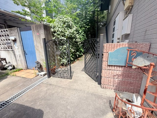 コンパニエロ北口のエントランス