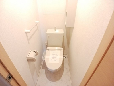 【トイレ】 | レジデンス恵里 | 落ち着いた色調のトイレです