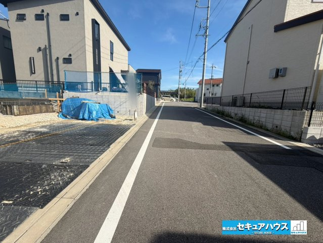 【同施工物件ご案内可能】知多市新知字南新生 全6棟 の前面道路含む現地写真|事前予約にて現地ご見学いただけます！お気軽にお問い合わせください♪
■株式会社　セキュアハウス■
住宅ローンに強く、知識、経験豊富なスタッフ在籍
お客様に寄り添い、ご成約後もサポート致します