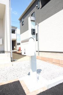 【セキュリティ】 | 芳賀小学校・郡山第四中学校区　GRADLE GAEDEN 郡山市横塚　第１１　全５棟　５号棟 | モニター付きインターホン&郵便ポストが付いています♪　　同社施工例