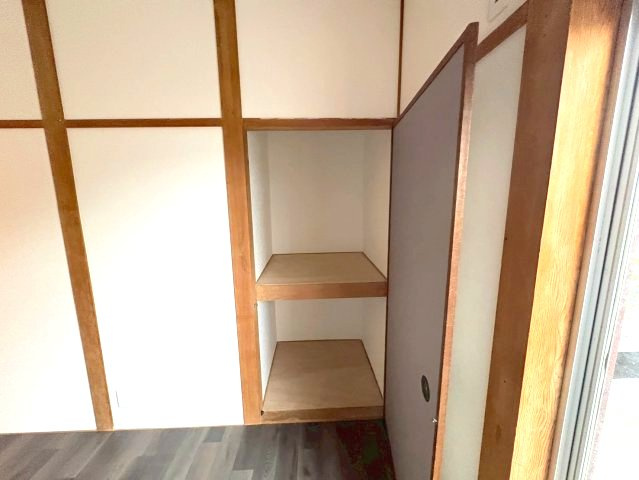 新家二丁目貸家の収納