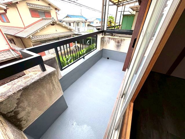 新家二丁目貸家の居間・リビング
