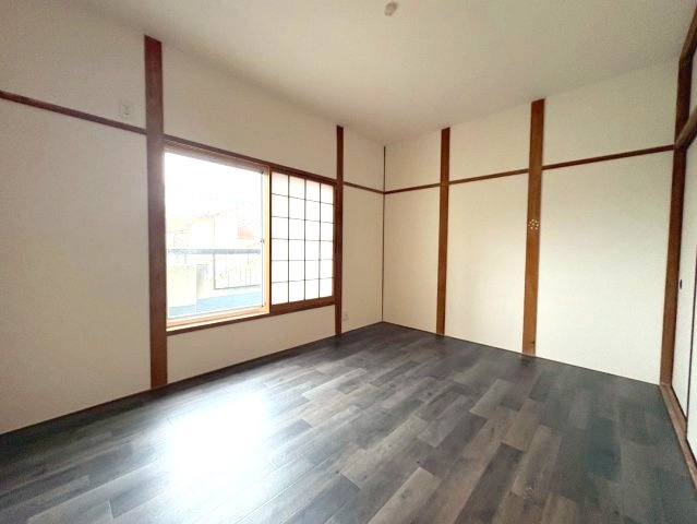 新家二丁目貸家の洋室