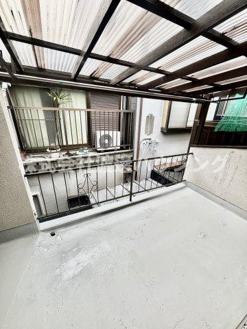守口市東光町テラスハウスのバルコニー