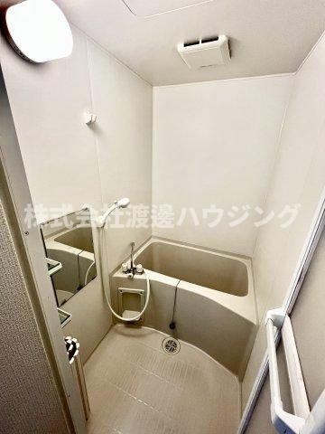 守口市東光町テラスハウスの浴室
