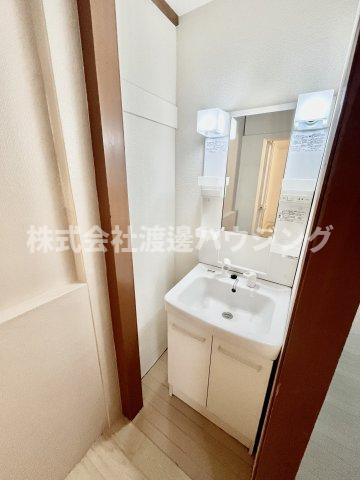 守口市東光町テラスハウスの洗面所