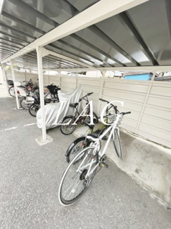 【その他共用部分】 | ゴッドマンション | 駐輪場です。