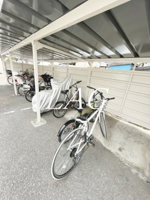 【その他共用部分】 | ゴッドマンション | 駐輪場です。