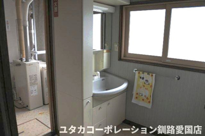 【独立洗面台】 | 緑ケ岡5丁目40-64売家 | シャンプーヘッド付きの独立洗面台です！