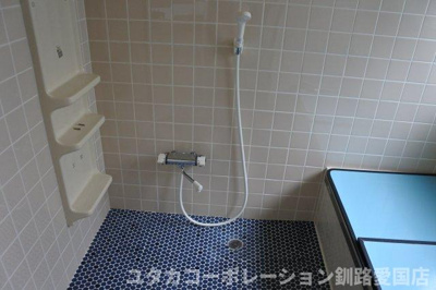 【浴室】 | 緑ケ岡5丁目40-64売家 | 洗い場は広々！