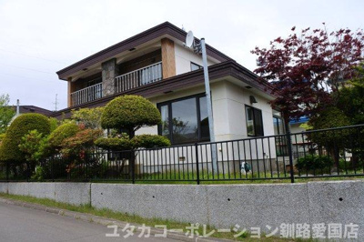 【外観】 | 緑ケ岡5丁目40-64売家 | 3方向公道角地で日当たり良好！