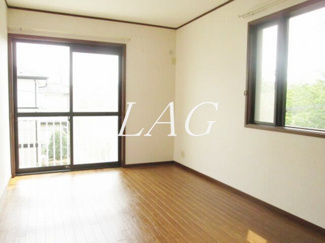 【居間・リビング】 | ロイヤル・ハイネス | 洋室のお部屋です。