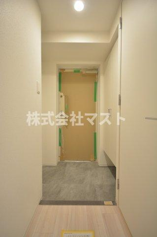 セレニテ難波グランデシュッドの玄関