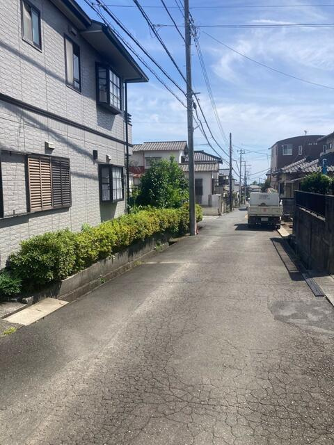 富士市中野の中古一戸建|北西側道路 