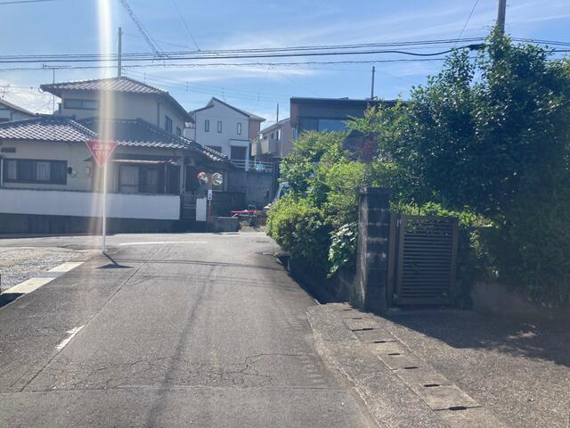 富士市中野の中古一戸建|南西側道路 