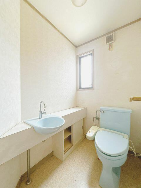 富士市中里の中古一戸建|１階トイレ 