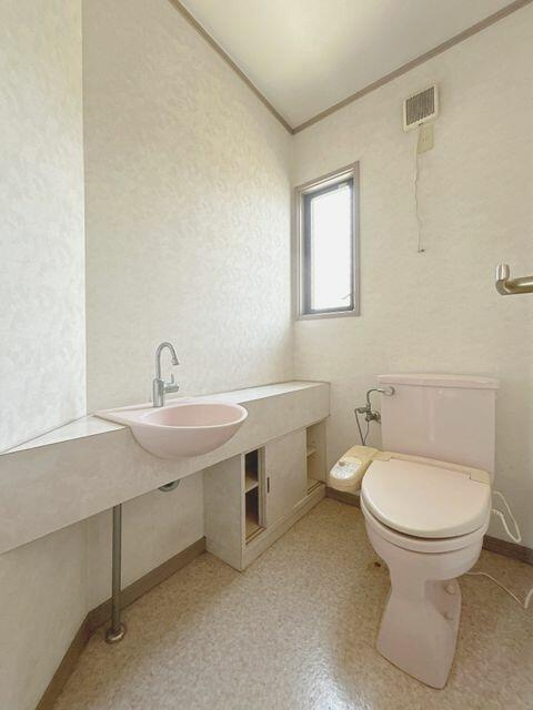 富士市中里の中古一戸建|２階トイレ 
