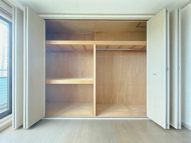 富士市中里の中古一戸建|２階８帖洋室収納 