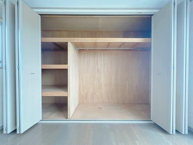 富士市中里の中古一戸建|２階８帖洋室収納 