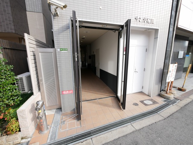 サンガ梅田のエントランス