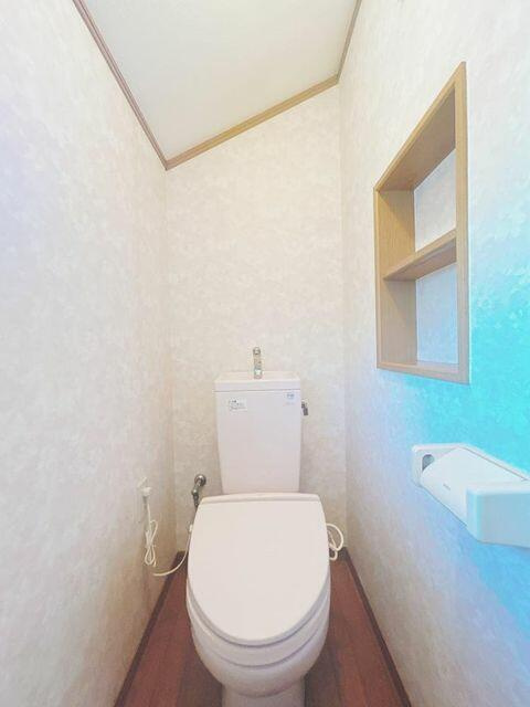 富士市原田の中古一戸建|２階トイレ 