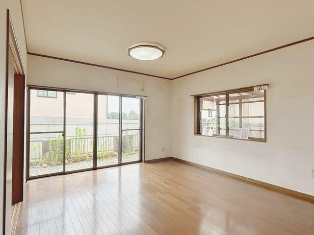 富士市原田の中古一戸建|１階１４帖ＬＤＫ別角度 