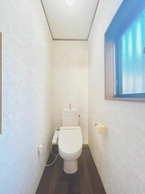 富士市原田の中古一戸建|１階トイレ 