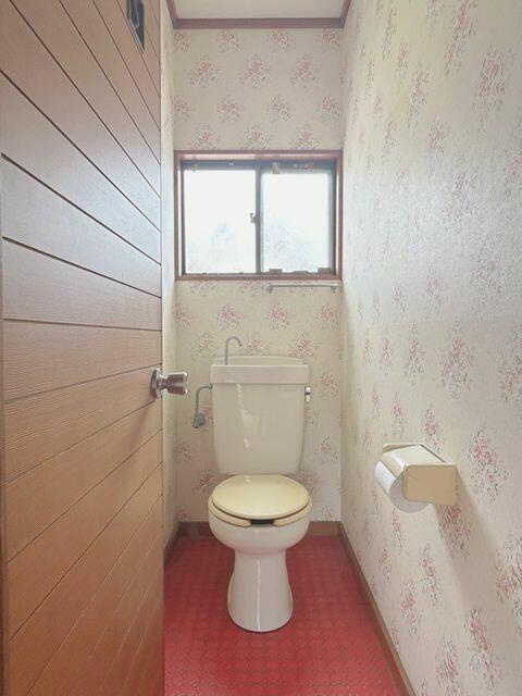 富士市中里の中古一戸建|２階トイレ 